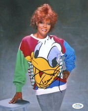 Dionne Warwick Singer Autographed Signed 8x10 Photo ACOA