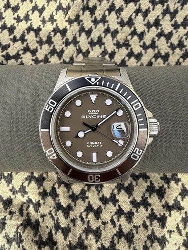 Glycine Combat Brown Quartz 42mm Stainless Steel Wristwatch