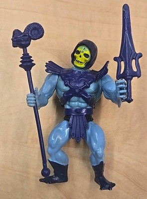 Skeletor 1982 Taiwan with Chest Plate Staff & Sword MOTU Action Figure