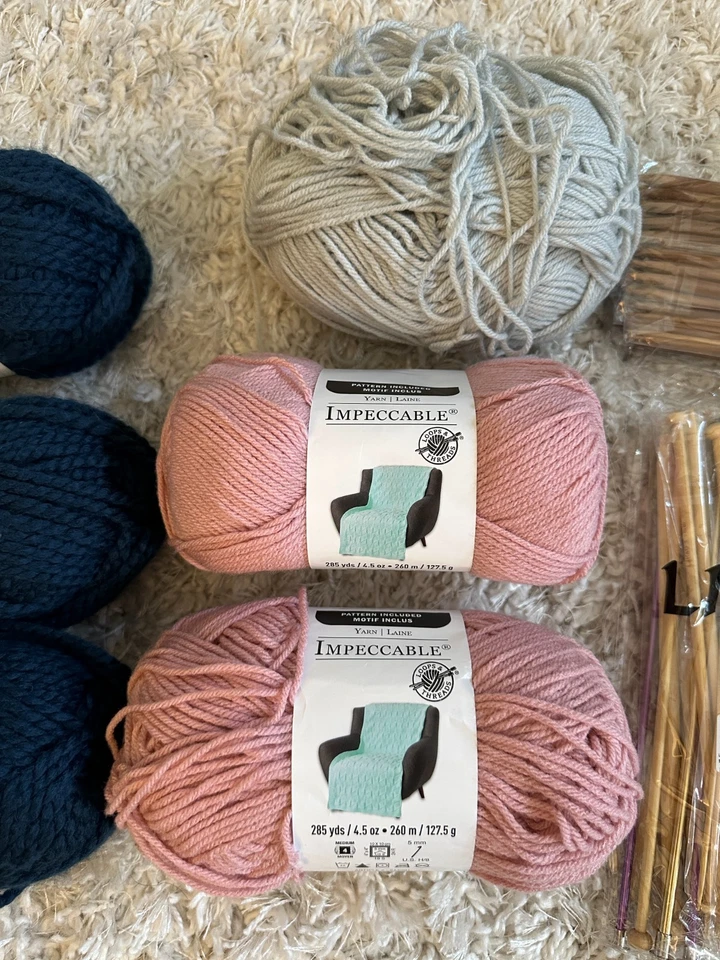 Beginner's knitting set includes yarn, needles, book, tools - Изображение 4 из 4