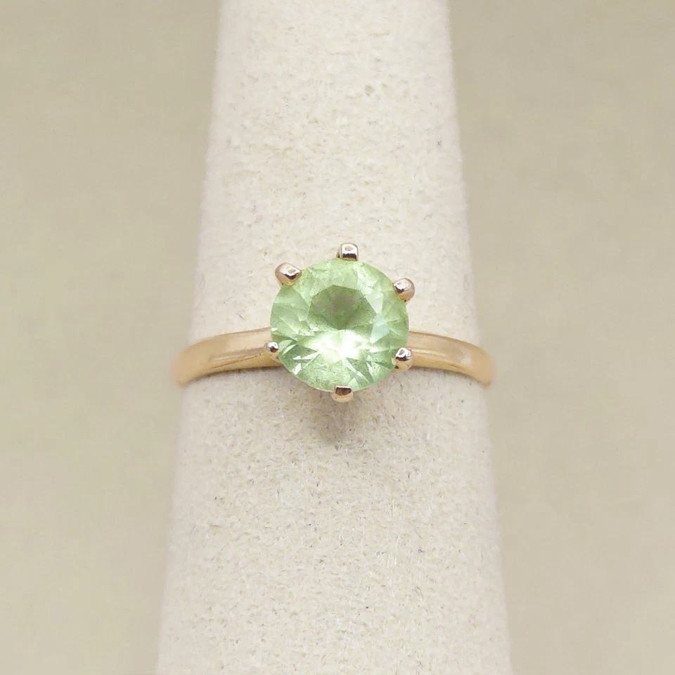 Anillo solitario espinela verde claro 10k - tamaño 5,25, redondo de 7 mm, 1,64 g - brillante Foto 2 de 4