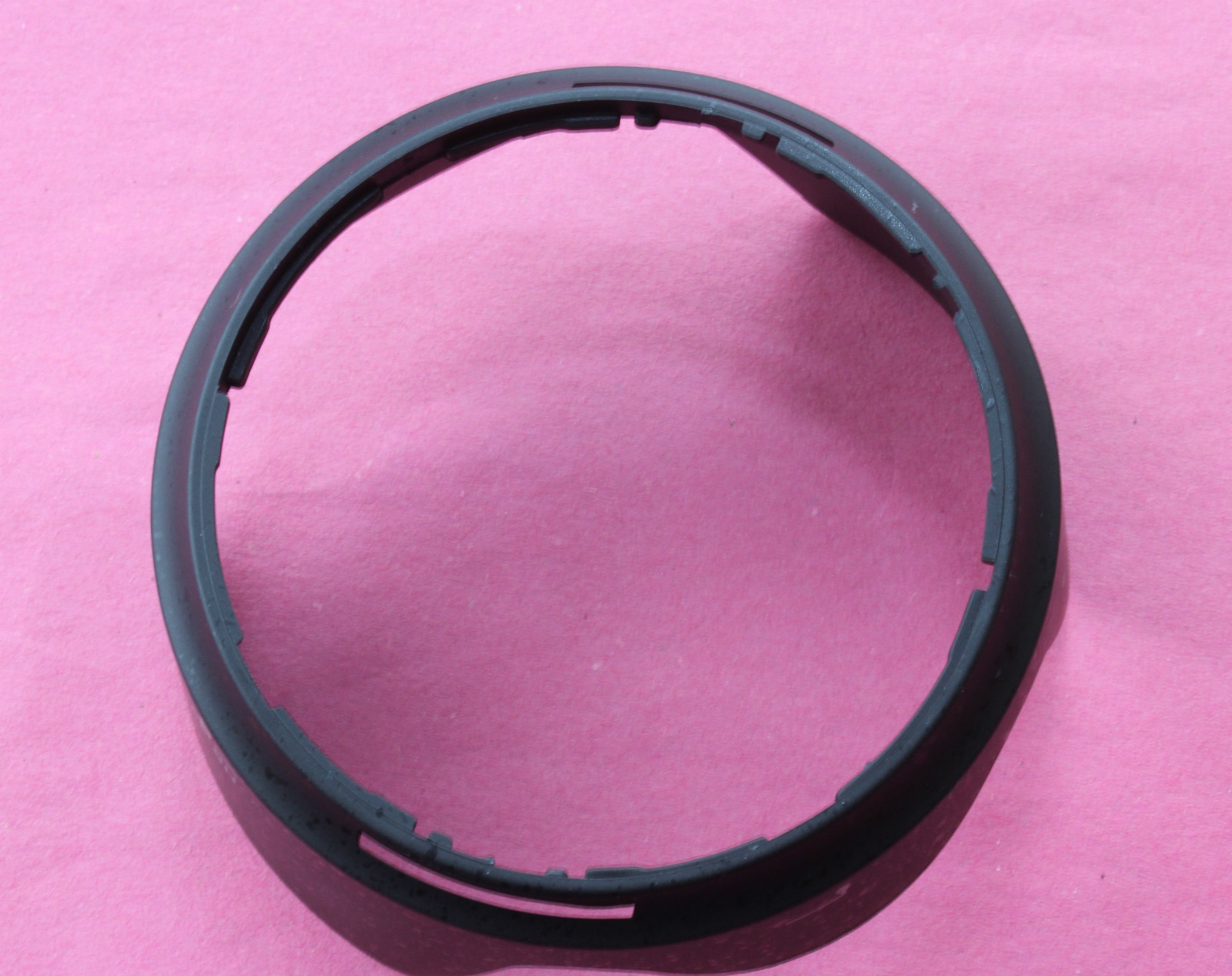 Lens Hood HB39 for Nikon AFS DX NIKKOR 18300mm f/3.56.3G ED VR Lens