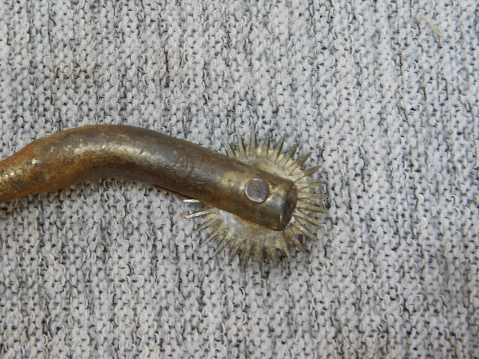 Rueda de calco vintage/antigua de tela con mango de madera de 6" Foto 3 de 3