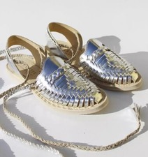 Sandalias Alebrije Huarache Talla 9.5 (40) Plateadas Cempasuchil *nuevas*