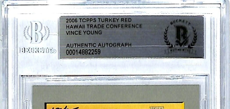 Tarjeta automática firmada por novato Topps Turkey Red Vince Young 2006 18/25 BAS losa Foto 2 de 3