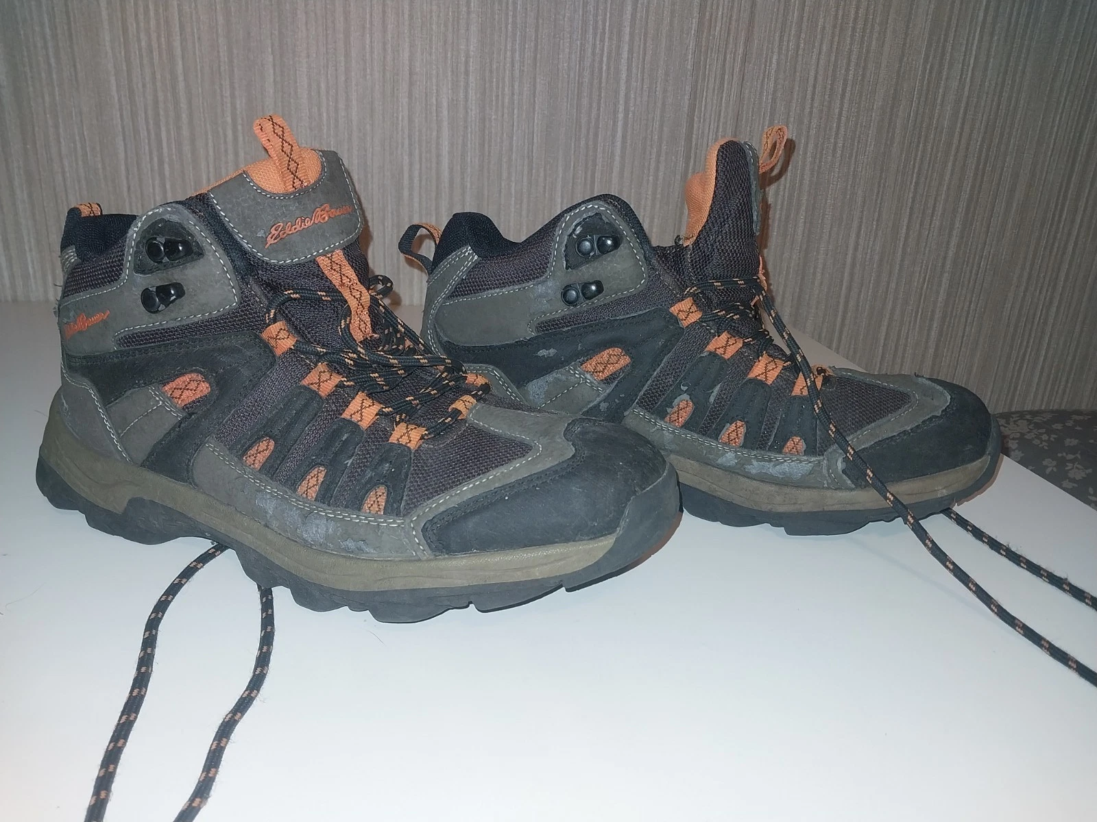 eddie bauer hiking boots Size 9 Pre-owned Orange Black Gray