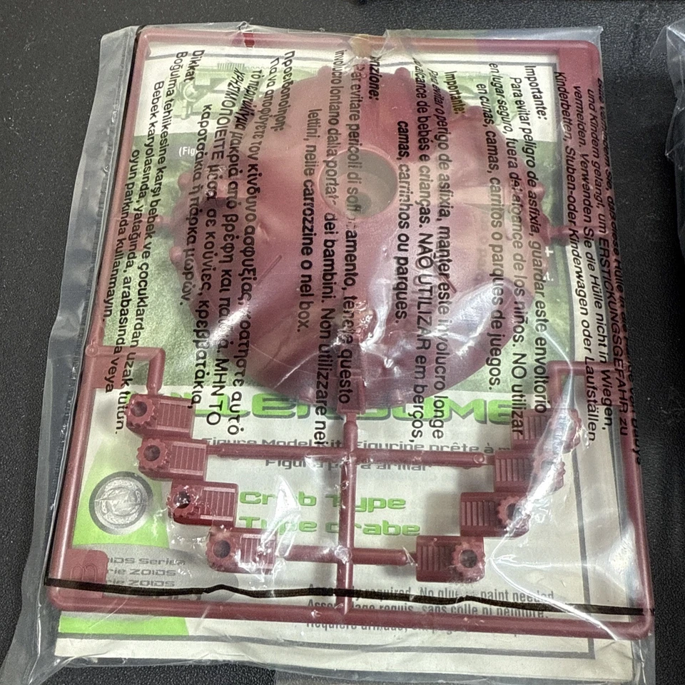 Zoids Killerdome Model Kit #061 Hasbro 1/72 Scale Crab Type New Open Box Damaged - Image 3 of 4