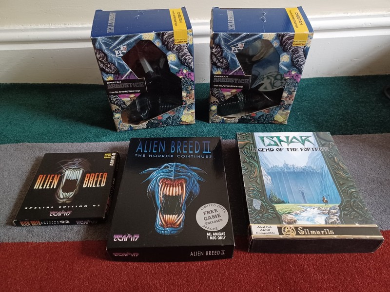 Alien Breed II / Alien Breed 92 / Ishar - Amiga games + 2x Argostick Joysticks