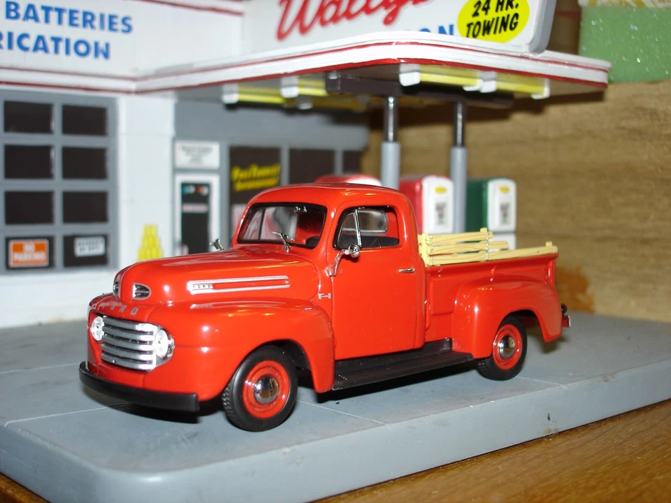 Camioneta Ford F-1 1948 roja Minichamps, 1:43 *NUEVA EN CAJA* Ford 100 años corazón y alma Foto 3 de 4