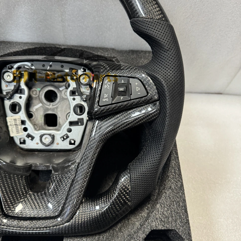 Carbon Fiber Steering Wheel Fit for Chevrolet Malibu 2010-2015 with Trim — 第 2/4 张图片