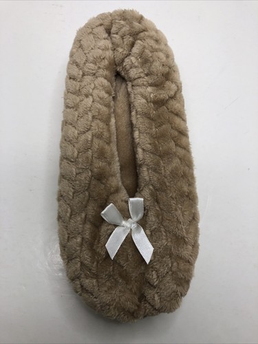 Quilted Fuzzy Babba Slipper Socks Tan Machine Washable OSFM Size 7-9.5 - Picture 4 of 8