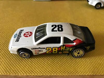 1989 Hot Wheels Ford Thunderbird #28 Havoline Ultra Hots White 1/64 B371