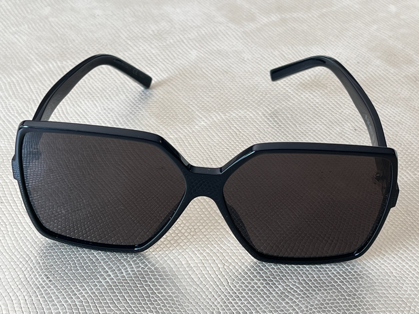 Occhiali da sole donna SAINT LAURENT SL 232 Betty 001 quadrati rettangolari LENTE IMPERFEZIONE