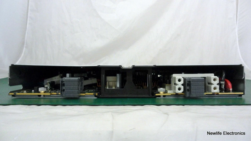 HP AD323A #005 Integrity BL860c Server (2 x 1.42GHz CPU's; No RAM/Drives) - Image 4 of 4