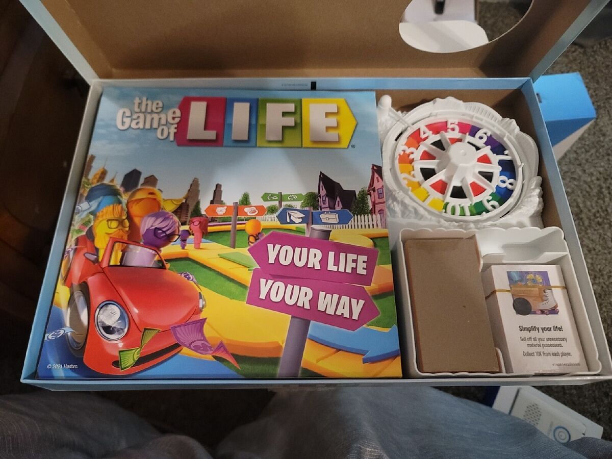 The Game of Life, Board Game for Kids Ages 8 and Up, Game for 2 to 4  Players 