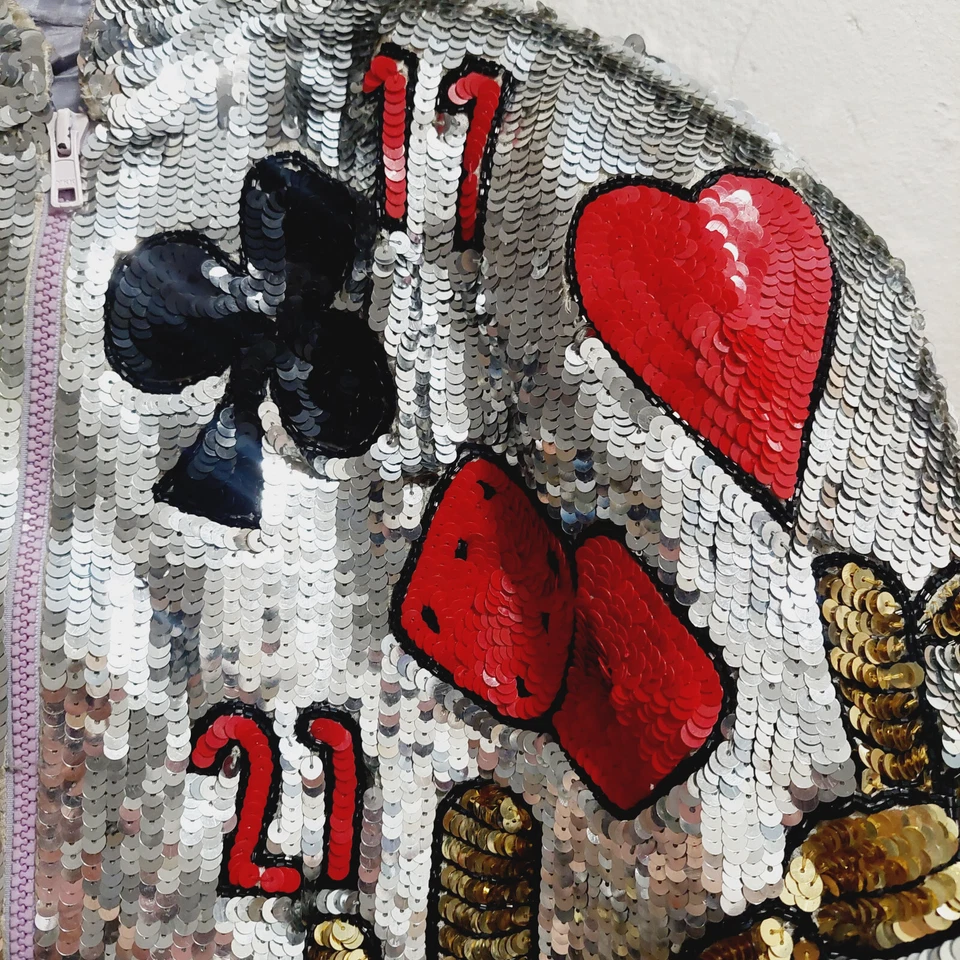 Chaqueta de bombardero de seda adornada con lentejuelas VEGAS Casino / Dados de la suerte / Tarjetas Foto 4 de 4