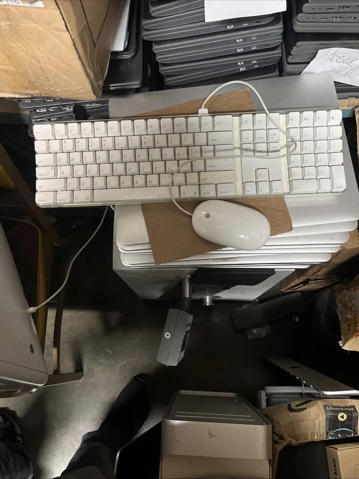 Apple eMac 6,4 A1002 w/Mouse KB 1.25GHz PowerPC G4 512MB RAM 40GB No Wifi Card - Image 2 of 4