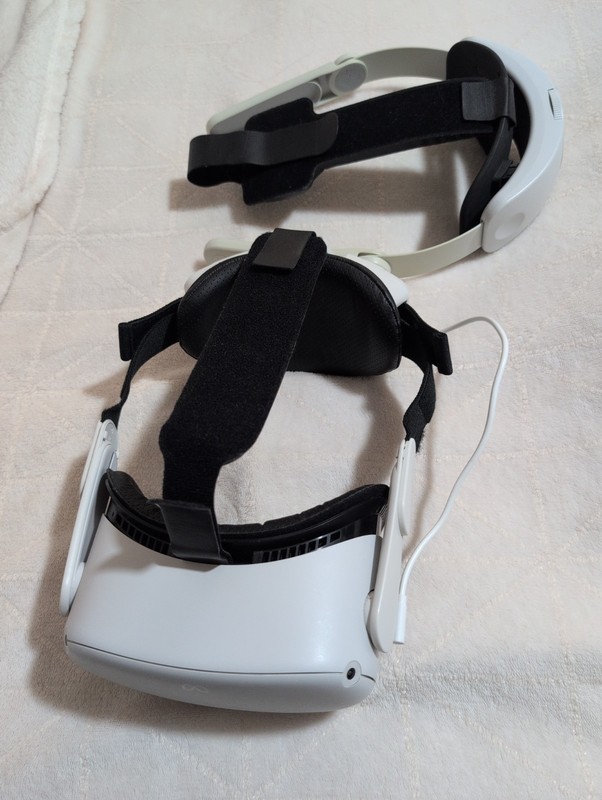 Meta Oculus Quest 2 VR Headset 128GB with a extra head strap with power bank
