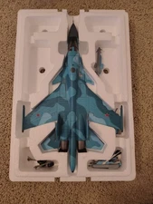 Hobby Master 1:72 Air Power Series HA6301 Sukhoi Su-34 Fullback Red 03