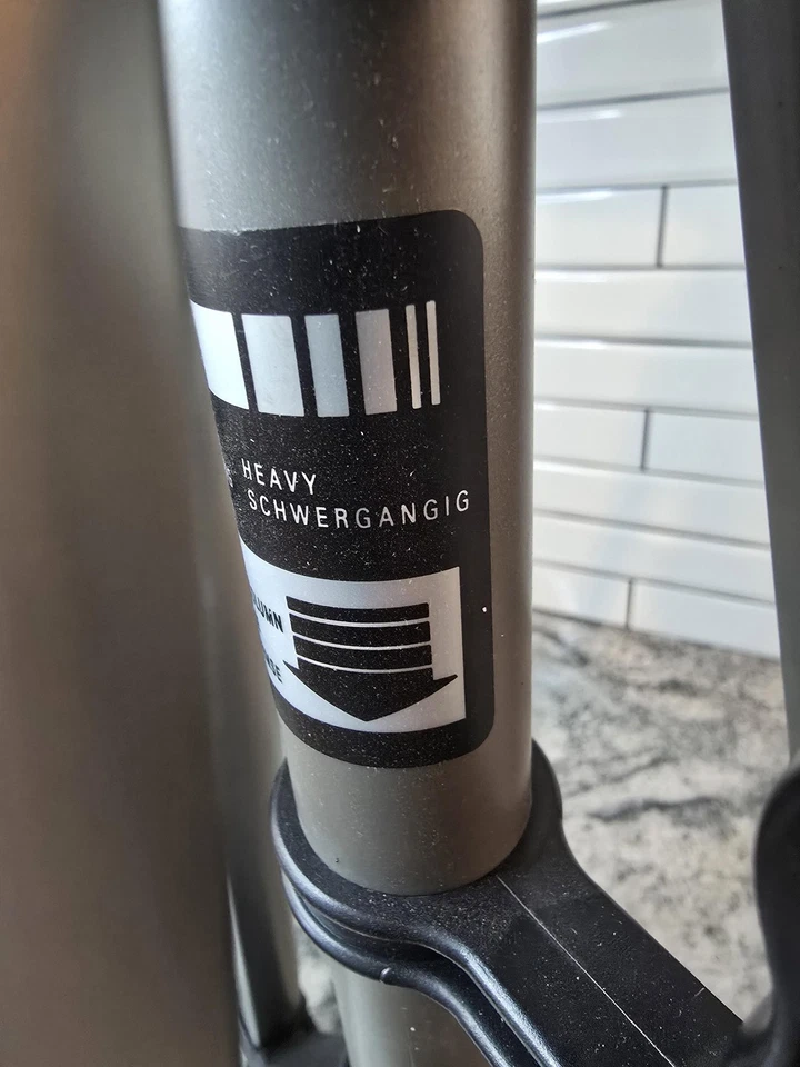 Giottos IY-332 Professional Video Photo Tripod Air Cushion Column Heavy Duty - Image 3 of 4