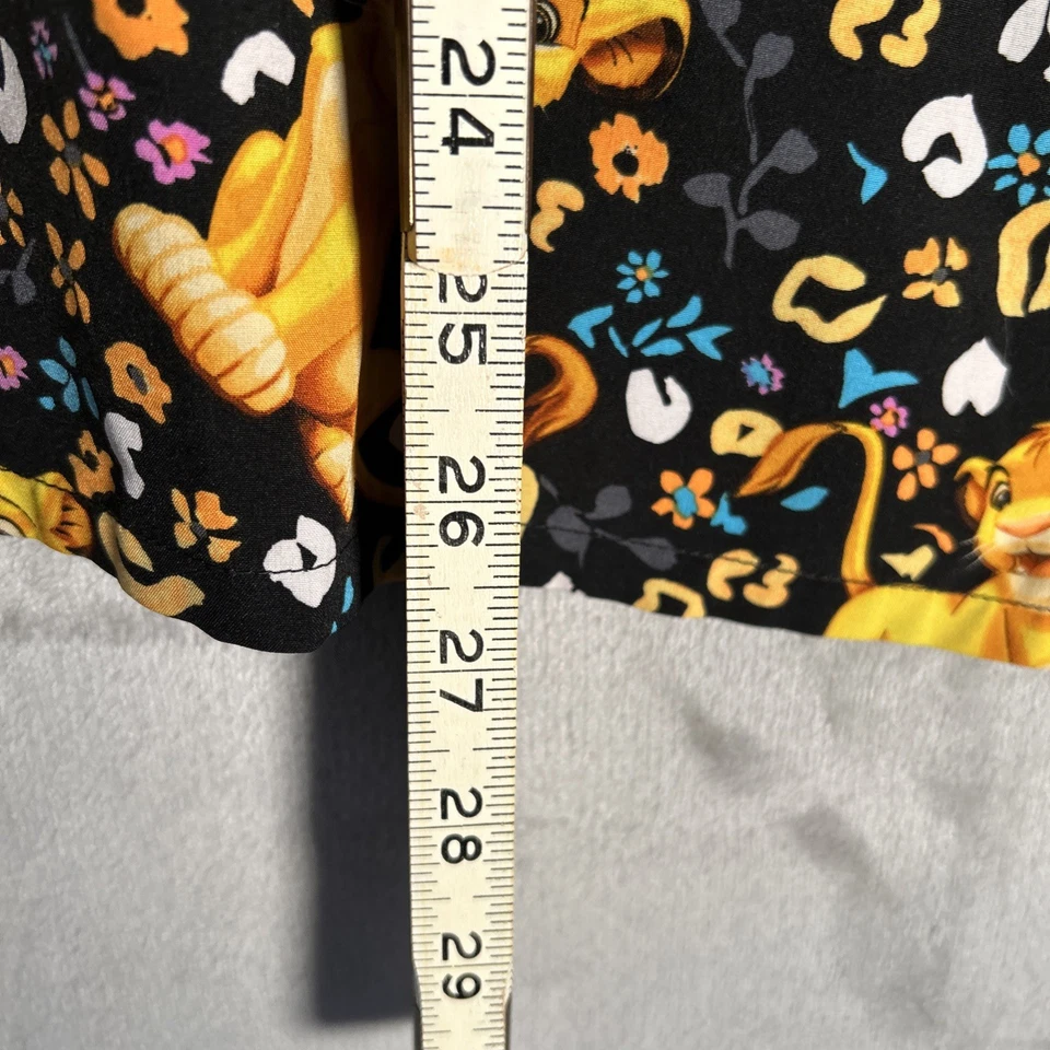 Disney The Lion King Simba Scrub Top Size 3XL Short Sleeve V-Neck All Over Print - Image 4 of 4