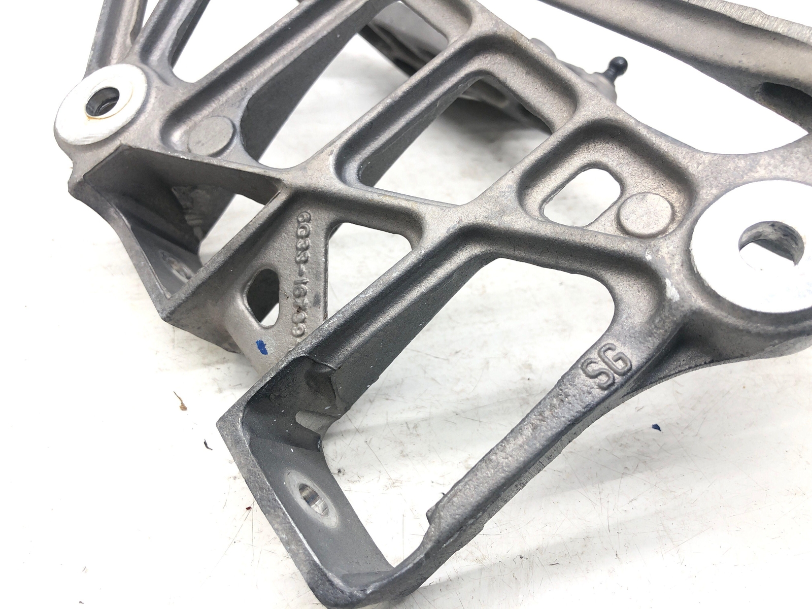 2014 ASTON MARTIN VANTAGE FRONT LH HOOD HINGE SET 6G33-16799-BA 6G33-5341-BA OEM