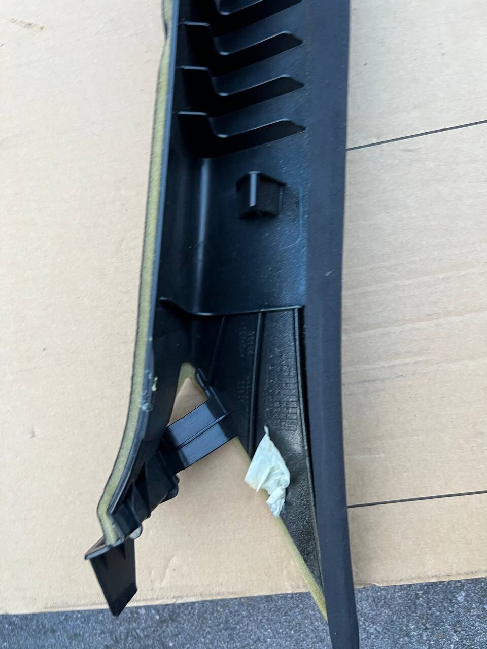 Maserati Ghibli 2017 OEM Front Right A‑Pillar Interior Trim – 670010333
