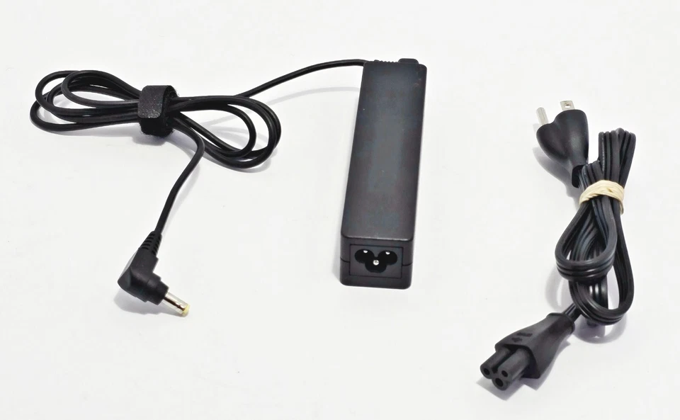 Adaptador de CA Original Fujitsu A13-065N3A ADP-65MD B 19V 3.42A Cargador de Portátil 65W Foto 2 de 4