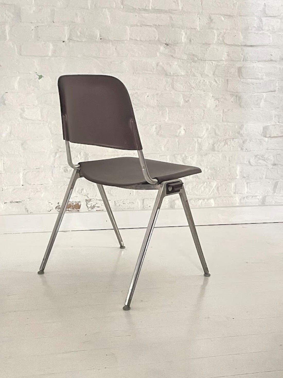 Vintage Knoll International 1601 Model stackable chairs by Don Albinson 1970s