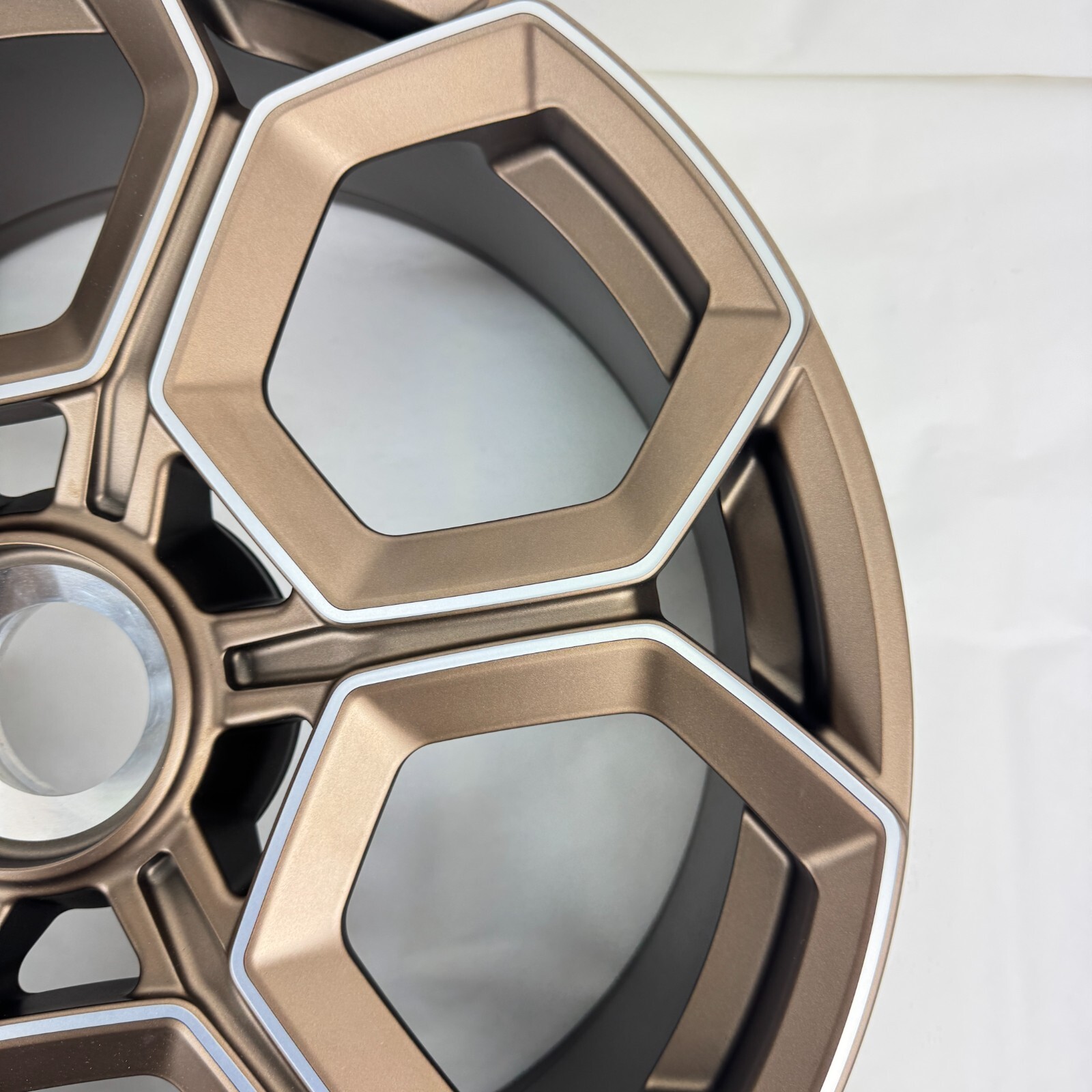 1x OEM Lamborghini Huracan Front 20" Wheel 8.5x20 Bronze Center Lock 4T0601017DK