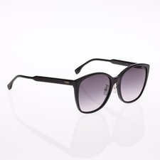 Fendi FE40031F 01B Cat Eye Women Black/Gradient Smoke Sunglasses Pre-own 