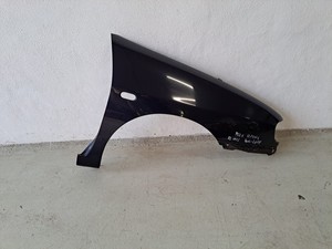 VW Polo Classic BJ98 Kotflügel rechts Farbe LN5Y