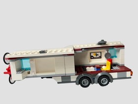 LEGO City 4435 Car & Caravan 2012 Retired Complete w/ Minifigs Manual