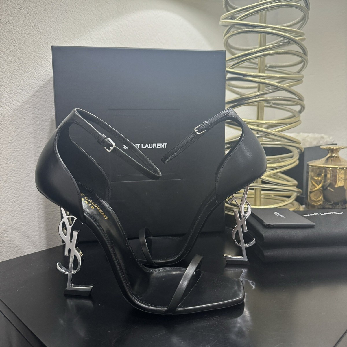 ★SAINT LAURENT★Opyum 110 パテントレザーサンダル ☆SAINT LAURENT☆Opyum 110 パテントレザーサンダル (Saint