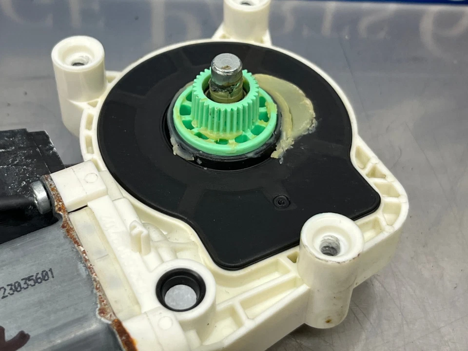 2005 Bmw 545i - E60 - Motor de janela - Frente - Esquerda - 131k - Imagem 2 de 4