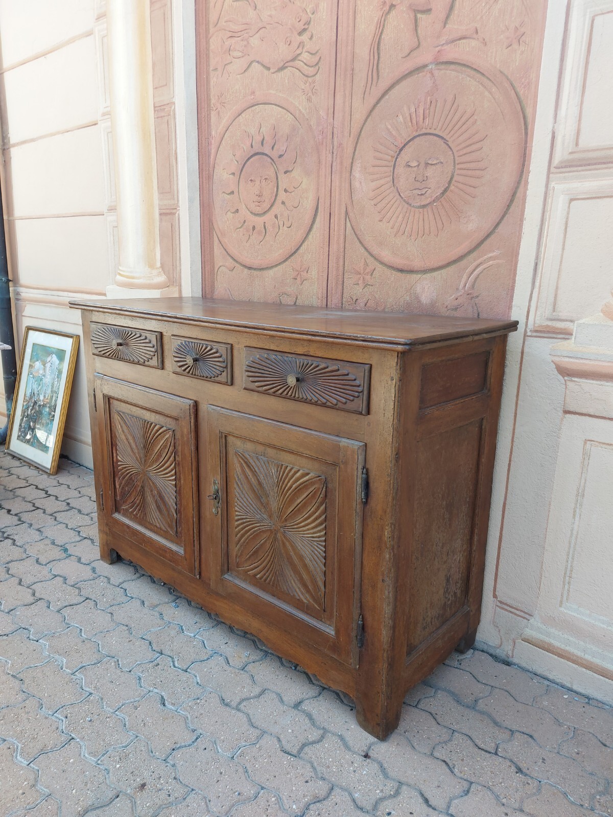 Credenza antica fine '600, primo '700 a due ante in noce massello