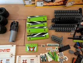 Lego 8864 World Racers of Desert Destruction 99% Complete w Minifigures Manuals