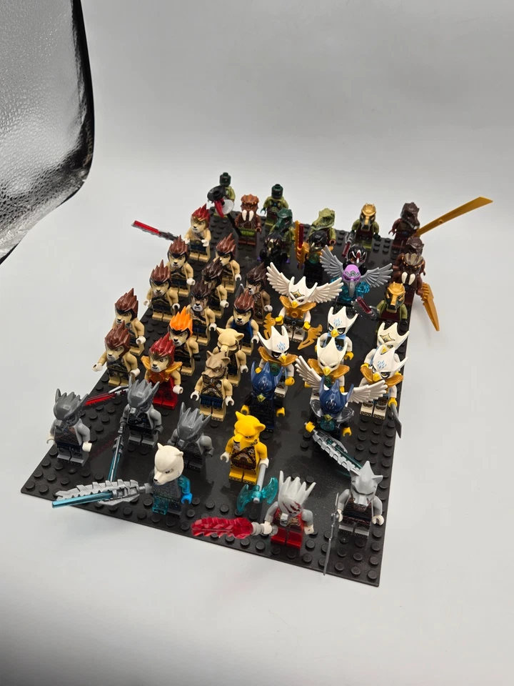 Huge LEGO Legends of Chima Minifigure Lot x43  Accessories Lion Eagle Bear Wolf - Image 4 of 4