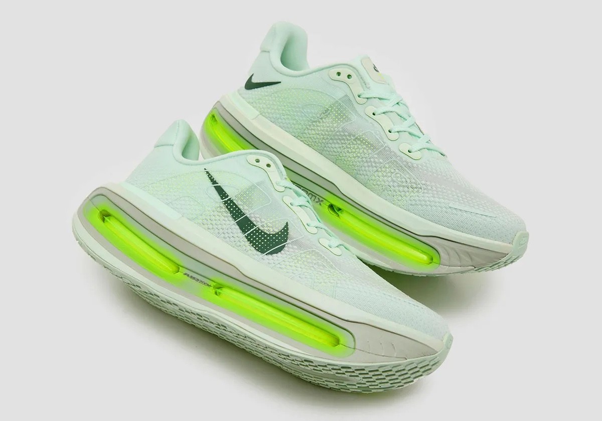 Nike Vomero Premium Barely Volt Size 11 Men’s Nike Vomero Premium Black Volt Men main image 2