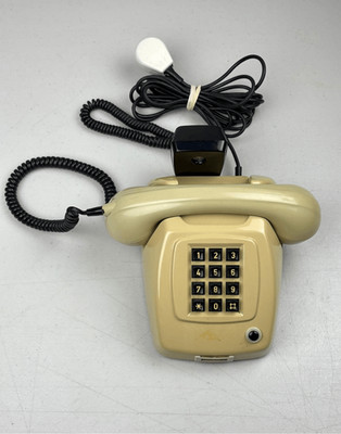 Vtg Ericsson PTT T65-TDK Dutch Beige Touch Tone Telephone w/ Microphone Handset