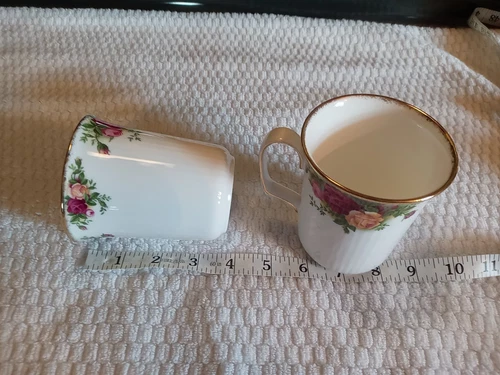 Royal Albert Old Country Roses Coffee Cup/Mug(s) 3 3/4" Set Lot of 2