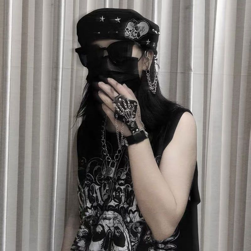 moda esagerato personaltà della moda punk trangolo geometra
