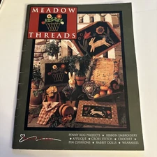 Need'l Love Meadow Threads Primitives Wool Work Applique Rug Hooking Pin Q49