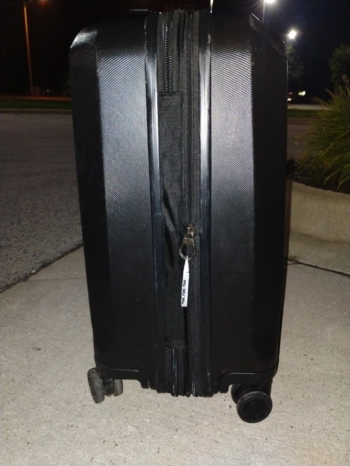 TravelPro 21" Hardcase Carry on spinning suitcase  - Image 4 of 4