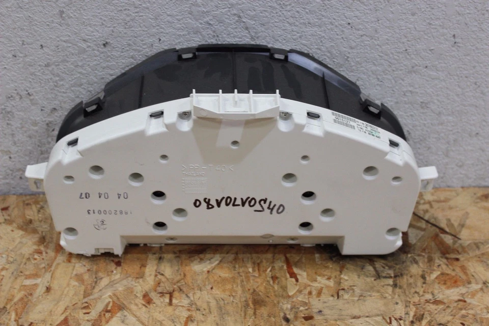 N703189 2008-2011 Volvo S40 Speedometer Cluster Instrument OEM - Image 3 of 4