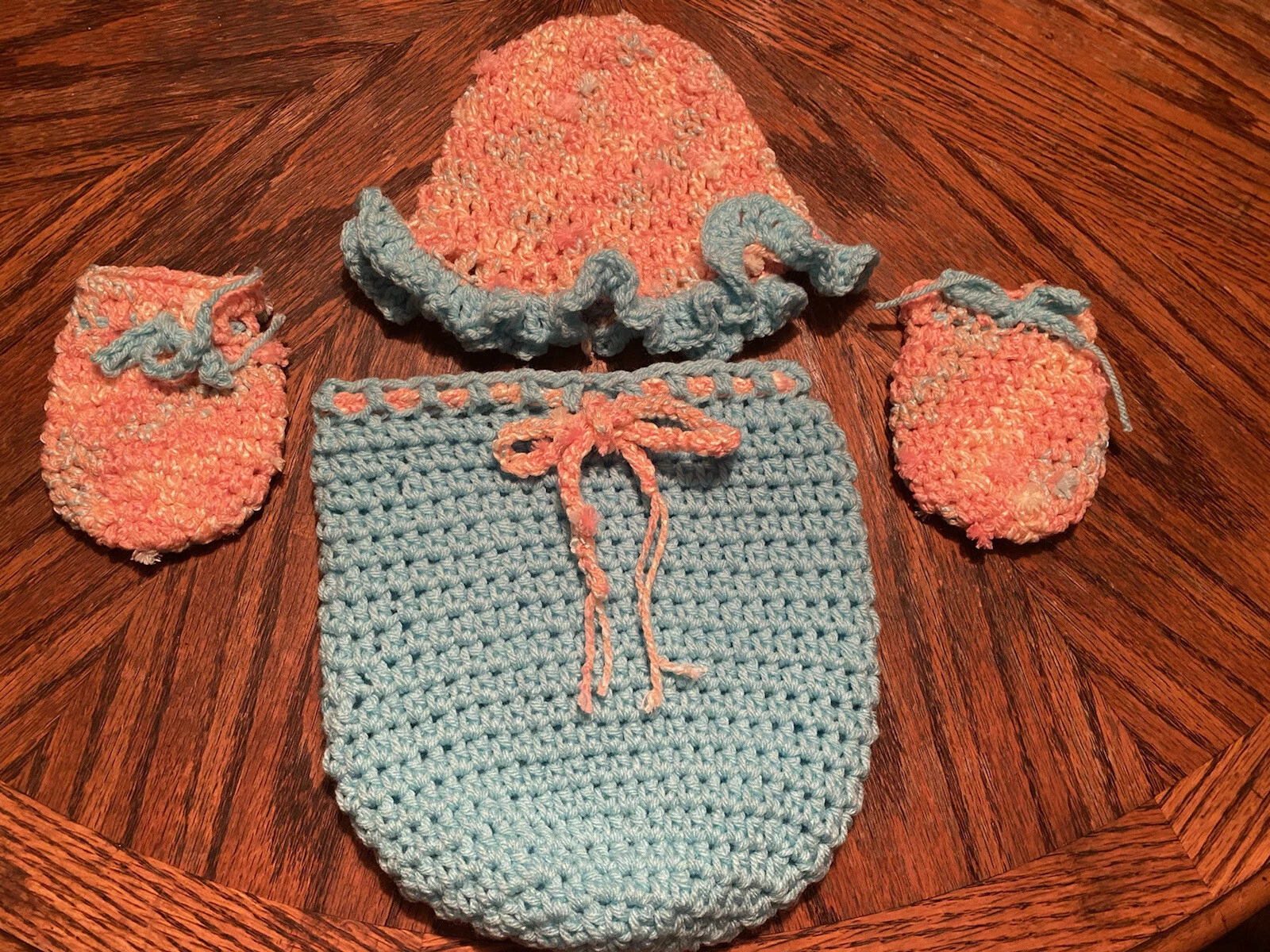 Handmade Crochet Baby Leyette Set