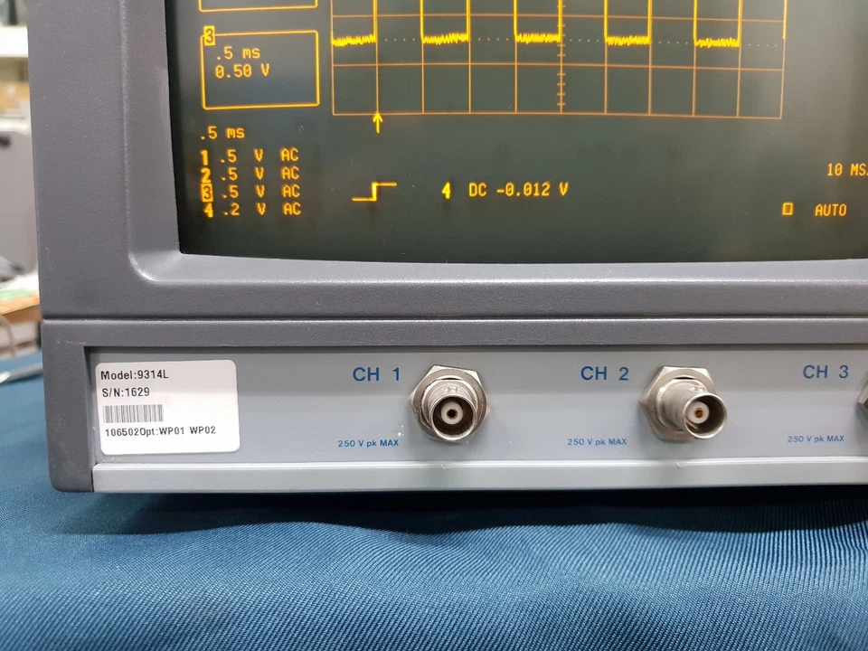 LeCroy 9314L : QUAD 300MHz Oscilloscope (1629) - Image 4 of 4