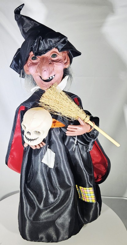 Vintage Holiday Creations Animated Illuminated Witch -Skull In Original Box