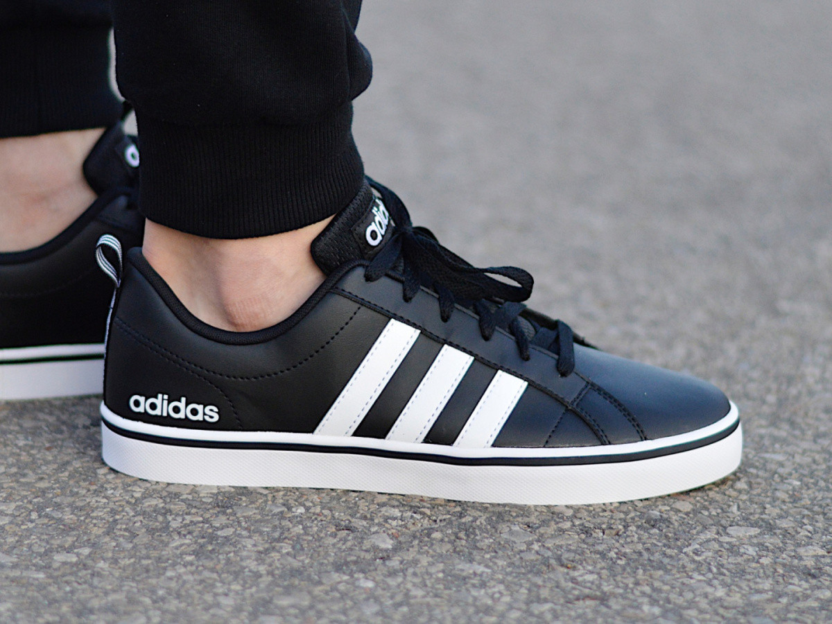 adidas VS Pace Casual Black Sneakers in Size 8.5