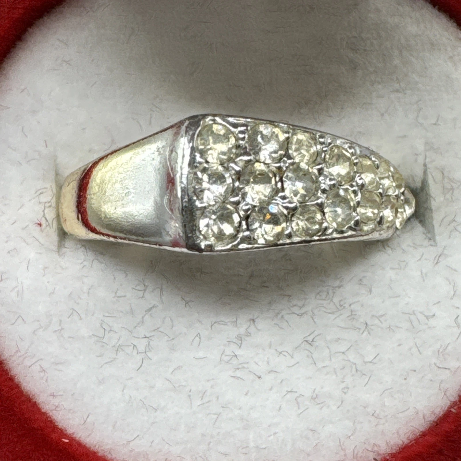 Bague vintage fantaisie dégradé or et argent avec strass. Taille 55.